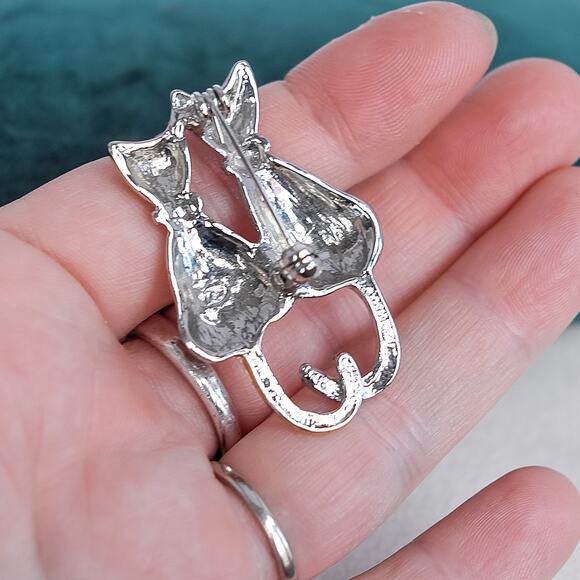 Vintage Two Cats Brooch Rhinestone Collars Holding Tails Love Symbol Gold Silver - Picture 4 of 5